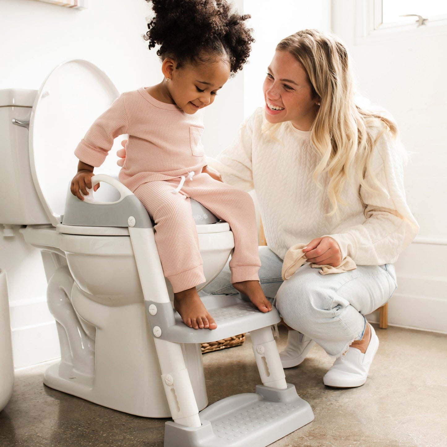 BABY POTTY TRAINING